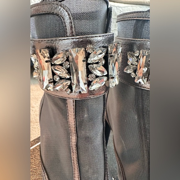 KARL LAGERFELD PARIS Blayze Silver Mesh Heel - Picture 4 of 7